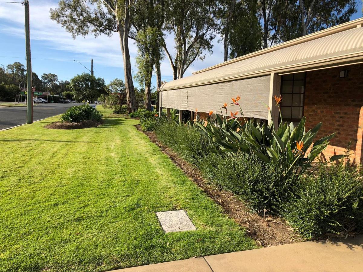Settlement Motor Inn Deniliquin Exterior foto