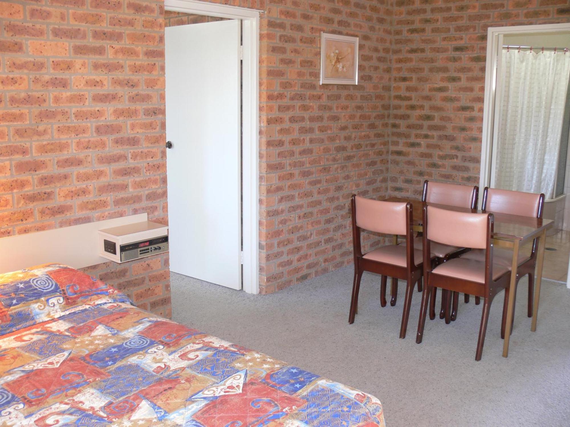Settlement Motor Inn Deniliquin Exterior foto