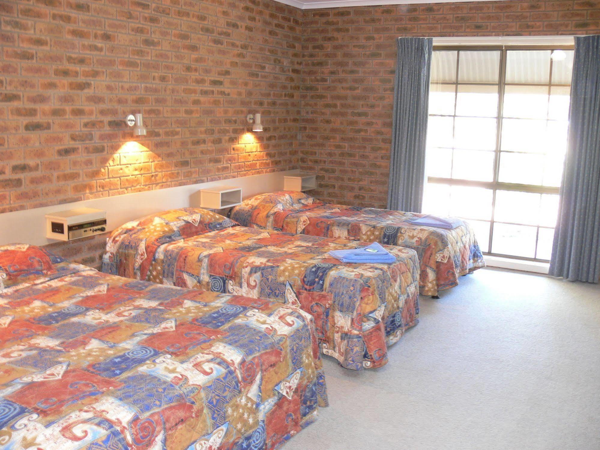 Settlement Motor Inn Deniliquin Exterior foto