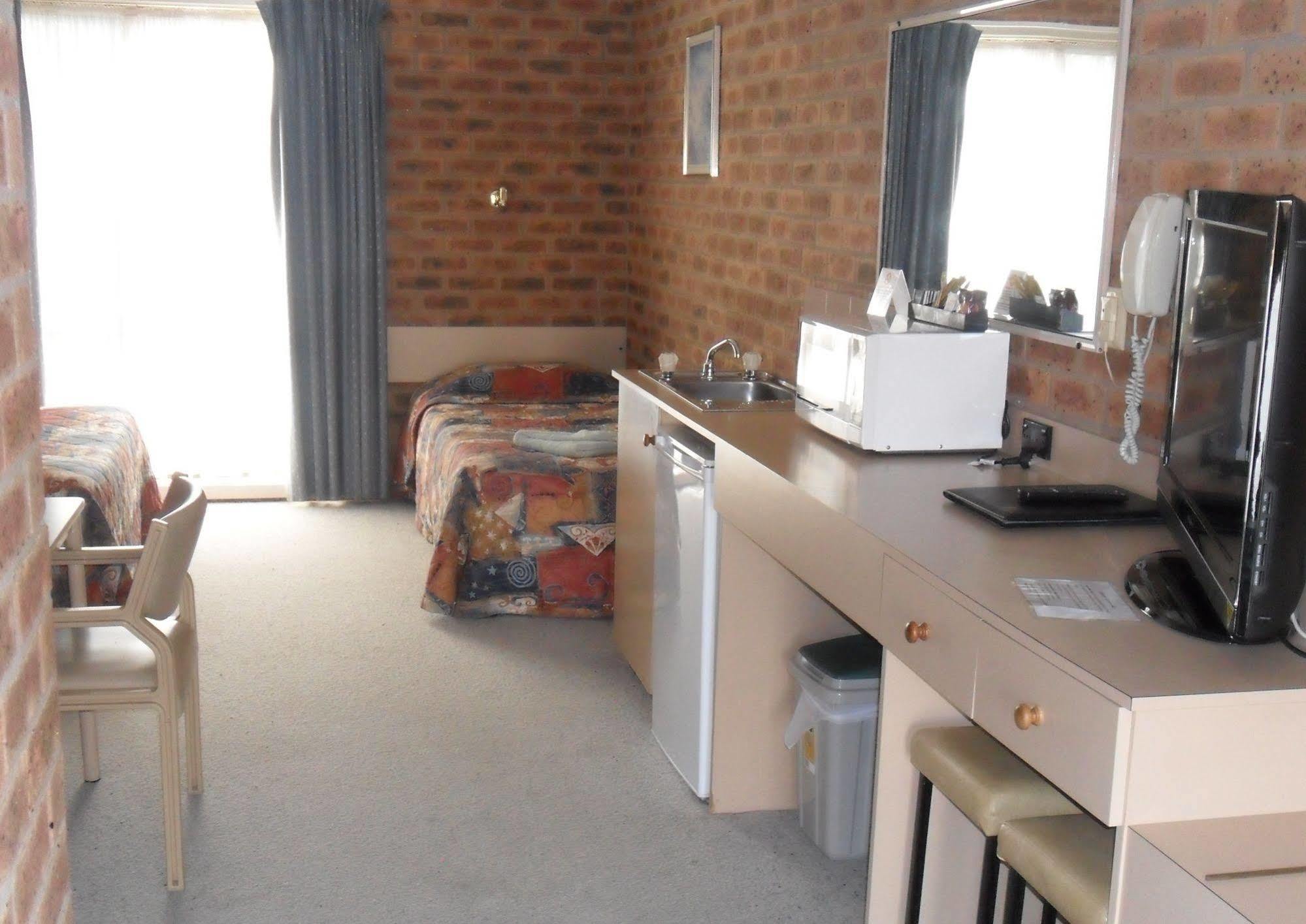 Settlement Motor Inn Deniliquin Exterior foto