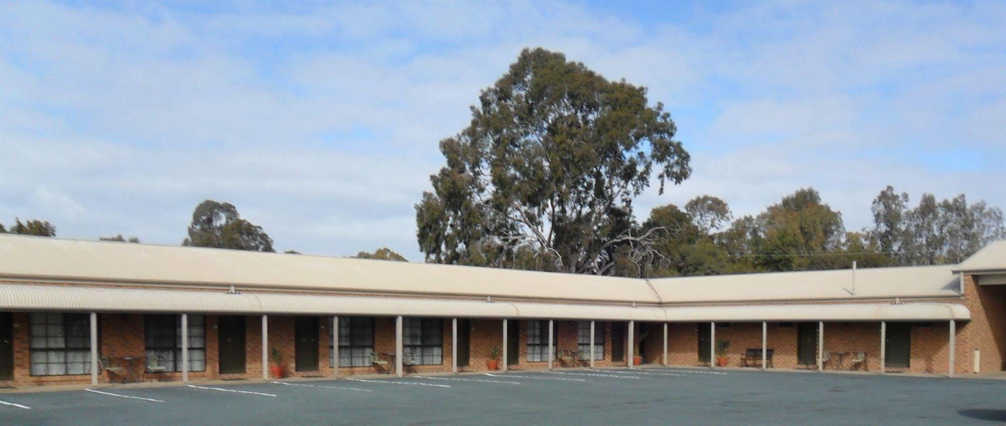 Settlement Motor Inn Deniliquin Exterior foto