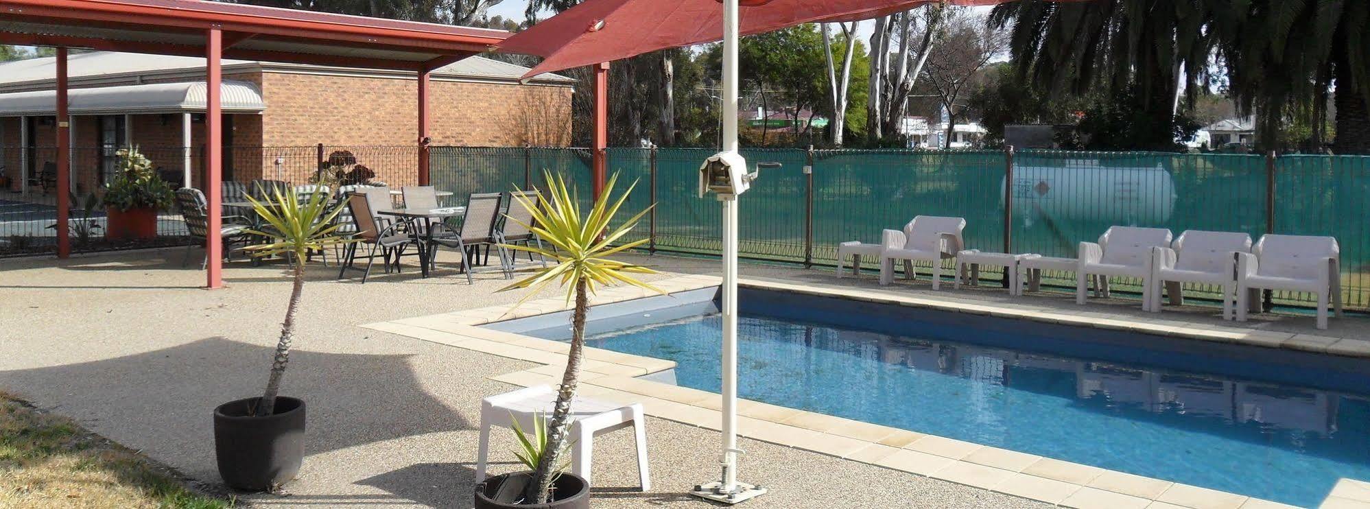 Settlement Motor Inn Deniliquin Exterior foto